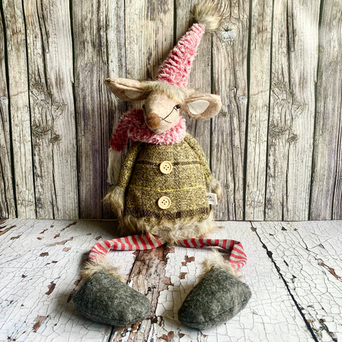 fabric mouse to sit on a shelf at christmas